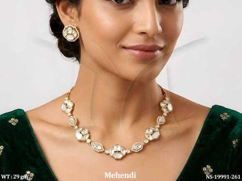 Elegant Minimal Kundan Jewelry Set